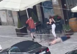 Keçmiş sevgilisinin nişanlısını küçənin ortasında öldürdü