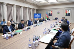 Əli Əsədov iclas keçirdi