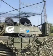 Ukrayna tankının üzərində ülkücü hilalı və bozqurd işarəsi
