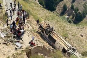 Türkiyədə sərnişin avtobusu qəzaya uğradı - Çox sayda ölən və yaralı var