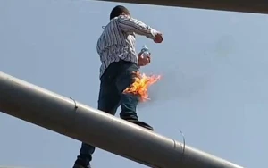 İntihara cəhd edən kişi özünü yandırıbmış - VİDEO