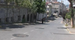 40 il əvvəl ona edilənləri unutmadı- Küçənin ortasına güllə yağdırdı
