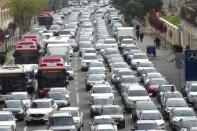 Köhnə maşın sürənlərin NƏZƏRİNƏ: Gələn il utilizasiya necə həyata keçiriləcək? - VİDEO