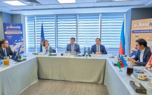 Hikmət Hacıyev ikinci “Yüksəliş” müsabiqəsinin qalibləri ilə görüşdü - FOTOLAR