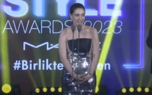 Aldığı mükafatdan çox çıxışı diqqət çəkdi - FOTO/VİDEO