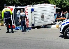Bakıda çağırışa gedən təcili yardım avtomobili qəza törətdi