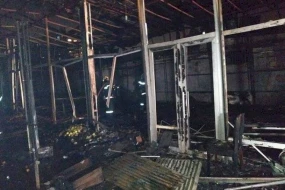 Külə dönən bazarda satıcılar fəryad edirlər - VİDEO