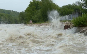 Azərbaycanda müşahidə edilən FAKTİKİ HAVA - Bəzi çaylardan sel keçir