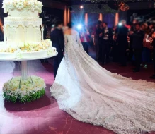 Azərbaycanda varlıların toyundakı NƏHƏNG TORTLARIN QİYMƏTİ ŞOKA SALDI - VİDEO