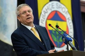 Əziz Yıldırım Uğur Dündarı istefaya çağırdı: \"Fənərbaxçaya zərər verirsiniz\"