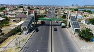Binəqədidə yerüstü piyada keçidində təmir-bərpa işləri aparılır - VİDEO