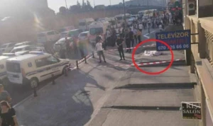 Bakıda kişi özünü binadan atdı - VİDEO