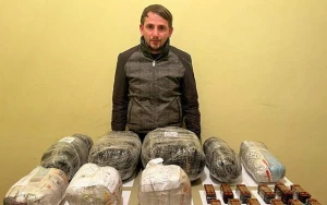 Sərhəd pozucusu qaça bilməyəcəyini anladı - Özünü bıçaqladı (FOTOLAR)