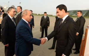 Türkmənistan Prezidenti Azərbaycana gəldi - FOTO