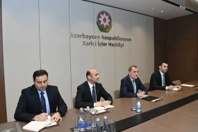 Nazir fransız senatorla normallaşma prosesini müzakirə etdi