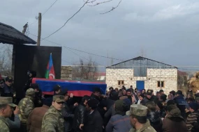 Şəhid Eşqin Hüseynov ilə vida mərasimi keçirilir - FOTOLAR