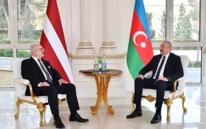 Prezidentlərin məhdud tərkibdə görüşü olub - YENİLƏNİB (FOTO)