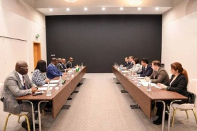 Sahibə Qafarova Bəhreyndə parlament rəhbərləri ilə görüşlər keçirib