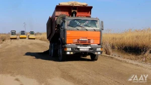 İmişli rayonunda 43.5 kilometr uzunluğa malik yolların yenidən qurulması davam edir - FOTO/VİDEO