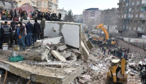 Türkiyədə zəlzələdə uçan binalarla bağlı həbs olunanların sayı AÇIQLANDI