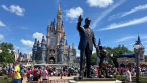Nağıllar ölkəsində kabus: Disney 7 min nəfəri...