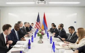 ABŞ dövlət katibi Ermənistanın XİN başçısı ilə görüşdü