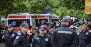 Şagird atasının silahı ilə məktəbi qana boyadı – Ölənlər var
