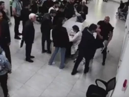 Azərbaycanda peşəkar idmançı agentlik əməkdaşı olan qazinin çənəsini sındırdı - ANBAAN VİDEO