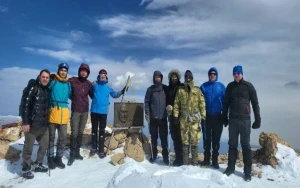 PA əməkdaşları “Heydər zirvəsi”nə yürüş ediblər