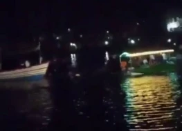 Turist qayığı batdı, 22 nəfər öldü - VİDEO