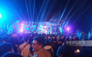 Sakinlərin NƏZƏRİNƏ! Bulvarda konsert başladı - FOTO