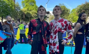 Əkizləri niyə tənqid edirik: “Ən ədəbli geyinən elə onlar idi…” - FOTO