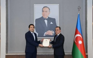 Qazaxıstanın yeni səfiri Azərbaycana gəldi