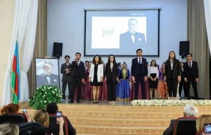 ADU-da Heydər Əliyevin anadan olmasının 100 illiyi münasibətilə tədbir keçirildi - FOTOLAR