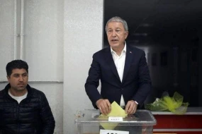 “Seçkilər demokratik mühitdə başa çatacaq” - Hulusi Akar