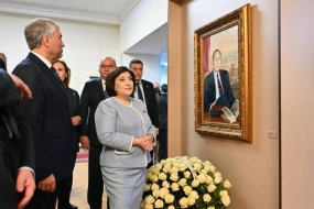 Sahibə Qafarova Ulu Öndərin 100 illiyinə həsr olunan sərgidə - FOTOLAR