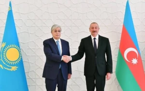 İlham Əliyev Tokayevə zəng etdi