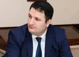 Ortaq türkcəyə dəyərli töhfə - “Azərbaycanca-özbəkcə-türkcə” danışıq kitabçası (FOTO)