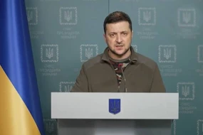 Zelenski ilk dəfə bu ölkəyə səfər etdi