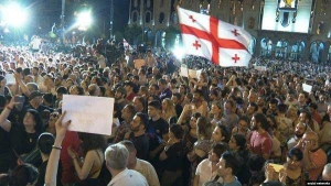 Tiflisdə yüzlərlə insan aksiyaya ÇIXDI