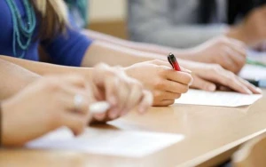 Azərbaycandakı Türkiyə vətəndaşları səs verir