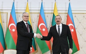 Prezidentlər mətbuata bəyanatlarla çıxış ediblər