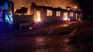 Məktəb yataqxanasında YANĞIN: 20 uşaq həlak oldu