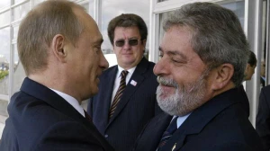 Putin həmkarı ilə Ukraynanı müzakirə etdi