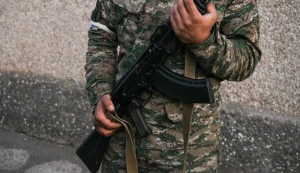 Qarabağdan Ermənistana qanunsuz silah daşıyan şəxslərə HÖKM OXUNDU