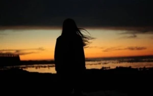 17 yaşlı qız ad günündə itkin düşdü