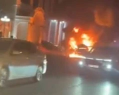 Bakıda minik avtomobili yandı - VİDEO