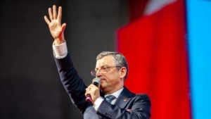 CHP-nin yeni lideri Özgür Özəl kimdir? - VİDEO
