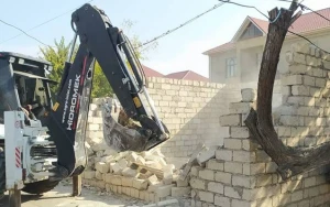 Bakıda qanunsuz tikililər söküldü - FOTOLAR/VİDEO