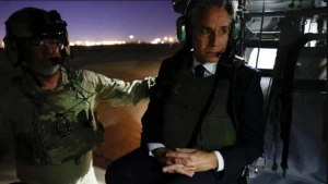 Blinken İraqa hərbçilərlə birgə helikopterdə gedib - FOTO